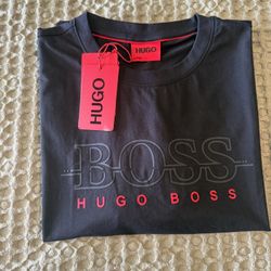 Boss, Gucci, Carolina Herrera  T-shirts 