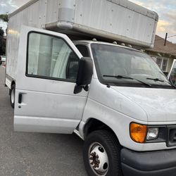 Box Truck Ford 06 E450