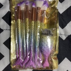 10 Mermaid Makeup Brushes