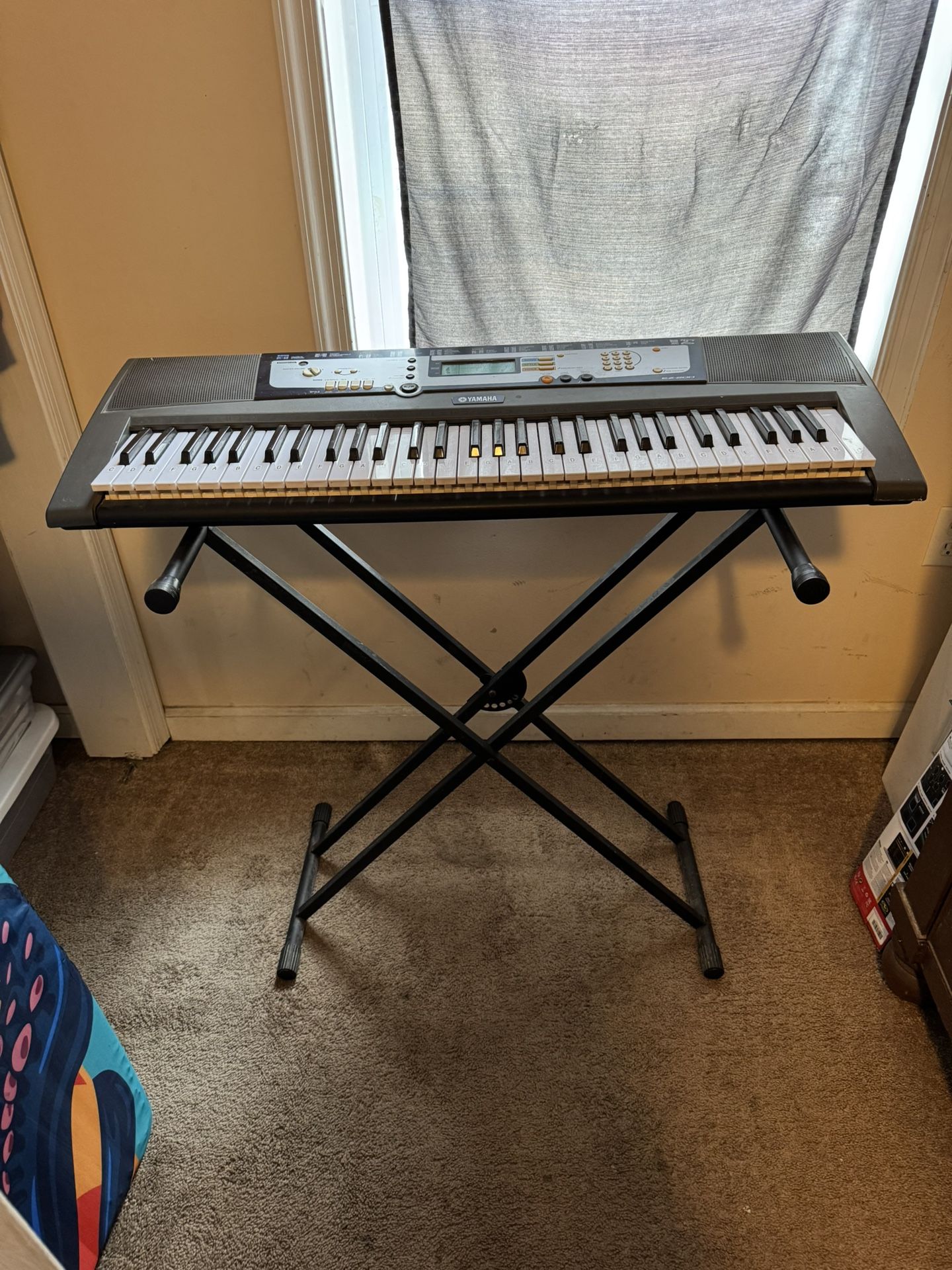 Yamaha Piano & Stand
