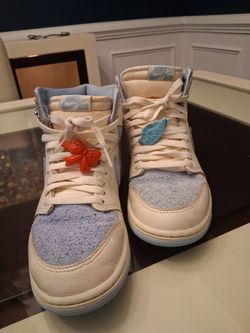Nike Air Jordan 1 High-Top Sneakers  8 1/5