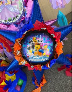 Lego movie bola star pinata