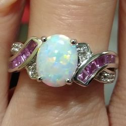New In Box Pretty 😍 Sterling Silver Pink Sapphire & Opal Ring 💍!