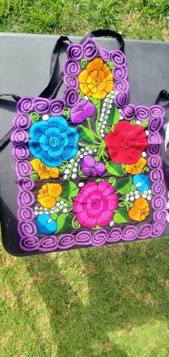 Multiple Colors - Apron With Flowers And Pockets