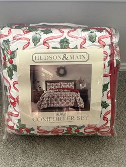 New Hudson & Main Christmas KING Comforter & 2 Shams