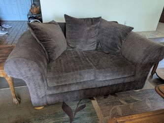 Love seat in good condition