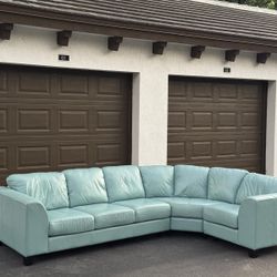 🛋️ Sectional Couch/Sofa - Leather - Vintage - Like New - Delivery Available 🚛