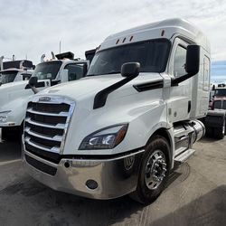 2020 Freightliner Cascadia 126 - PTO!