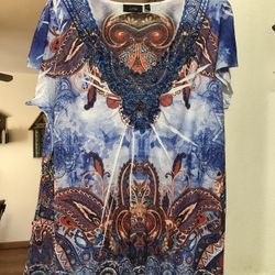 Womens Size 1X Vneck Flutter Sleeve Tunic Length Lightweight Top.  Beautiful Design And Gorgeous Colors With Light Beading On The Lace.  Brand New