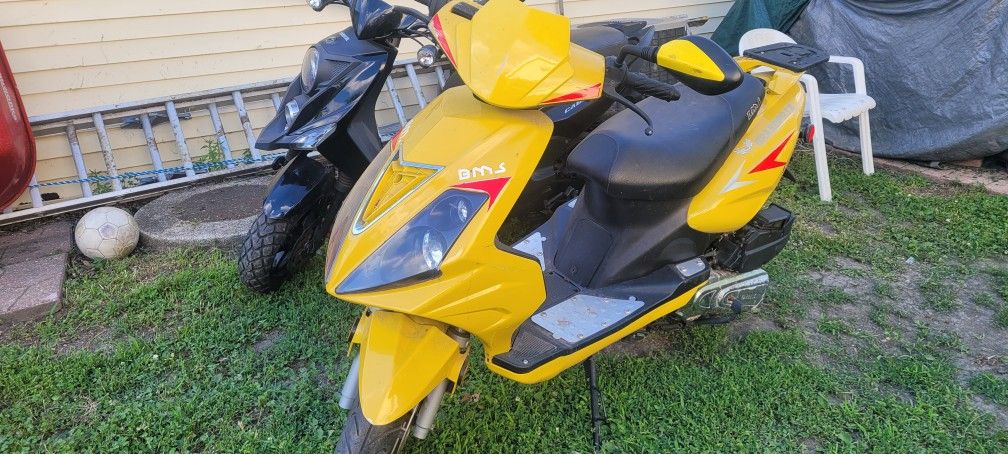 2010 And 2017 Moped/scooter For Parts