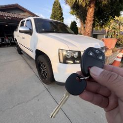 Car Keys/Fobs/Llaves De Autos 