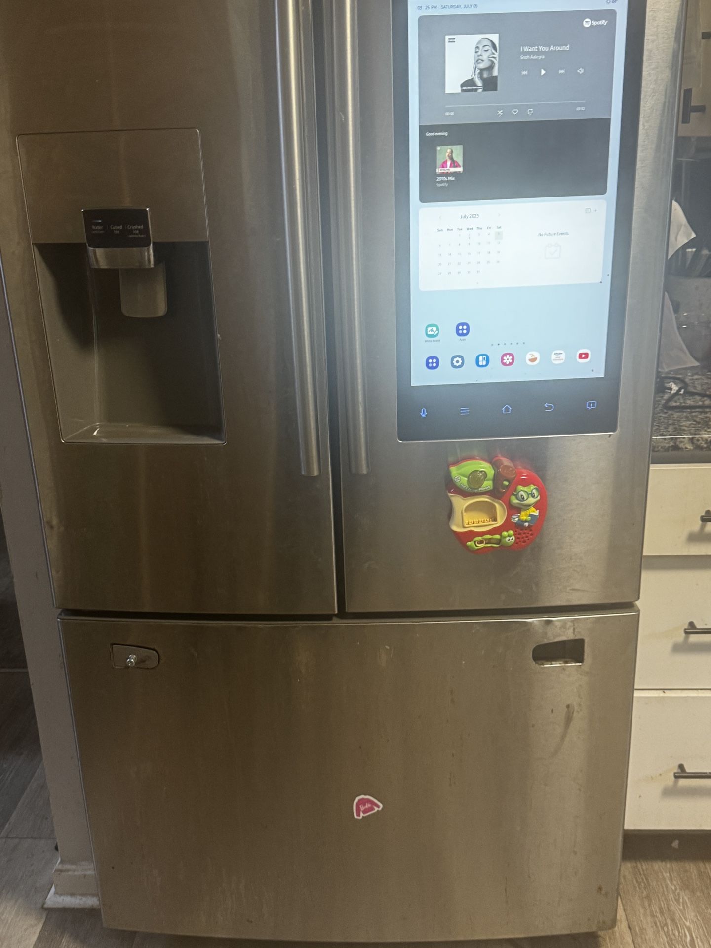 Samsung Electronics Smart Hub Refrigerator