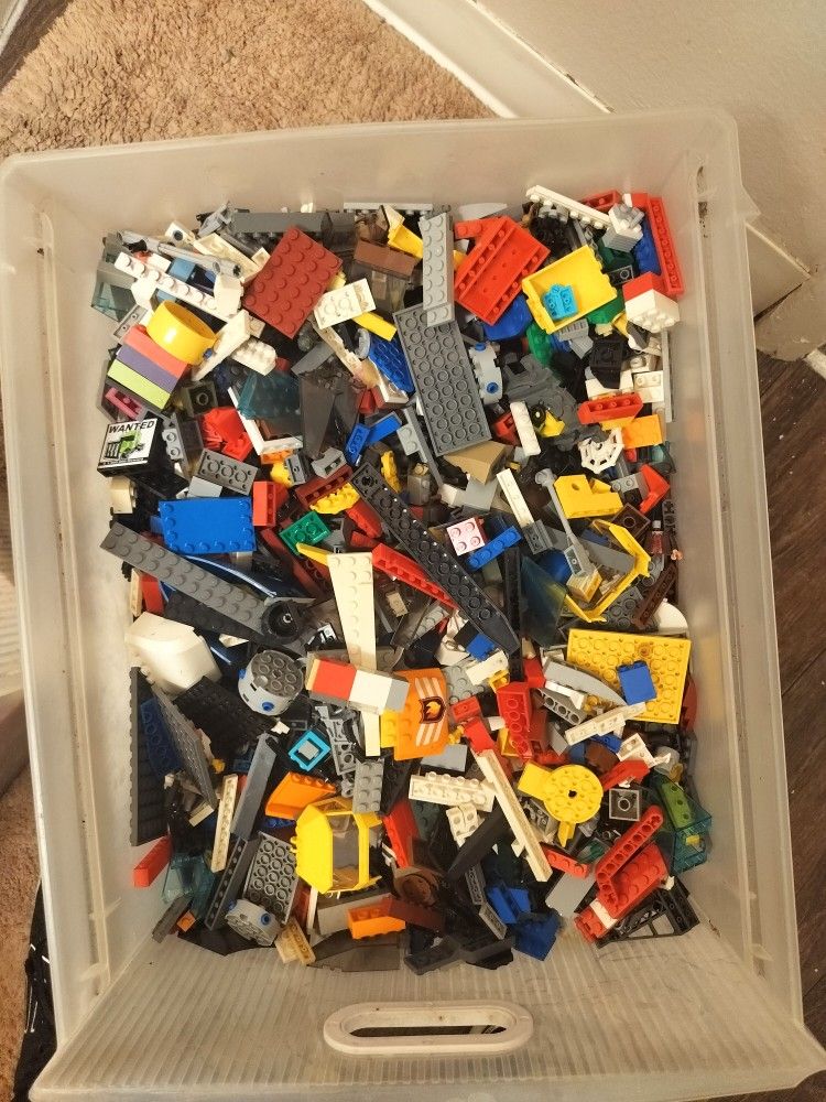 50 Lbs Of Legos (Clean,  No Mega Bloks, Or Any Other Pieces Other Than Lego Sets)