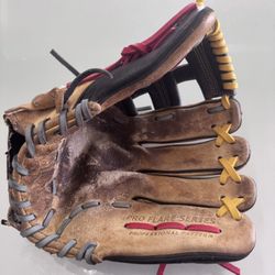 Louisville Slugger TPX 11.75” Flare FLS1175