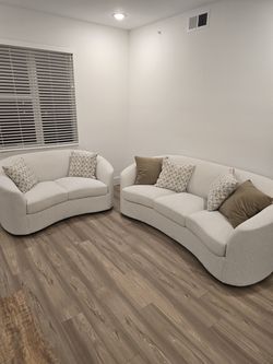 Brand New Sofa and Loveseat / Sofa y Loveseat Nuevos a Estrenar