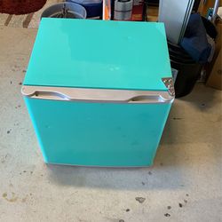 Small Dorm Room Cooler 16x20 