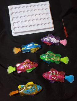 🔥 DIABLA'z - NEW UNUSED - Interactive Swimming Robot Fish Toys for Cats