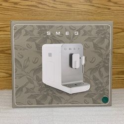 SMEG JADE Fully Automatic Coffee and Espresso Machine with Milk Frother