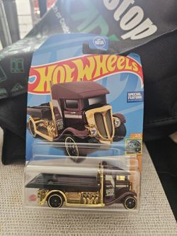 Hot Wheels HW Haulers Fast-Bed Hauler Toy