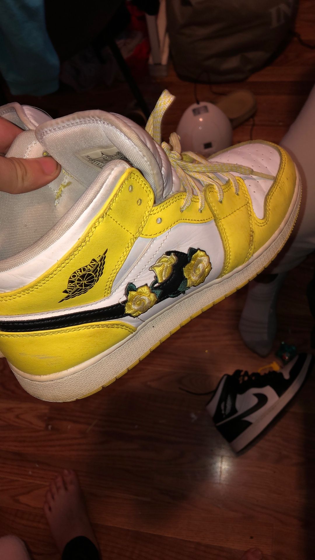 Jordan 1 Mids