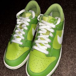 Nike Dunks Chlorophyll Green 
