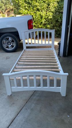 Twin panel bed (San Marino) white