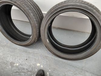 2 tires 235/40/19 Goodyear all season