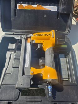 Bostitch 18 gauge Magnesium Pneumatic Brad Nailer with Case