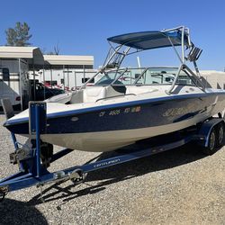2004 Centurion Competition Wakeboard Boat