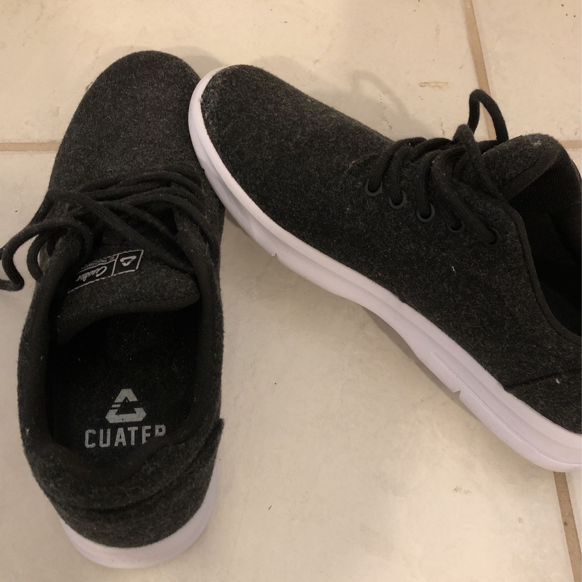 Men’s 9.5 Sneakers Brand New