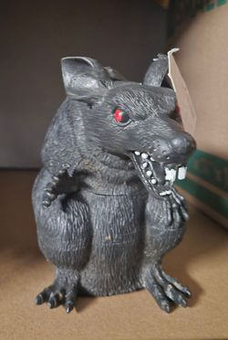 Scary evil rat 🐀 Halloween prop