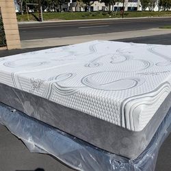 Queen Organic Hybrid Cool Gel Memory Foam Mattress!!