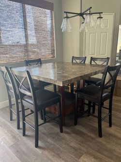 Dining room table with 6 chairs