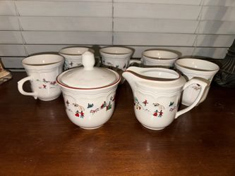 Farberware White Christmas 95 - 5 Coffee Mugs, Creamer And Sugar 
