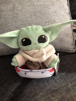 Star Wars Mandalorian The Child Bounty Collection Hideaway Plush Toy Baby Yoda
