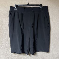 Lululemon THE Shorts Linerless 10” Mens Large Black