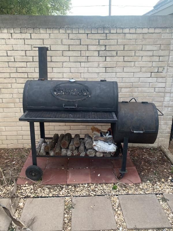 BBQ Pit/Smoker