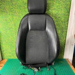 15-19 Land Rover Discovery Sport Front Left Top Upper Seat Backrest Cushion OEM