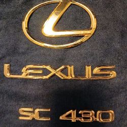 Lexus SC430 Emblems