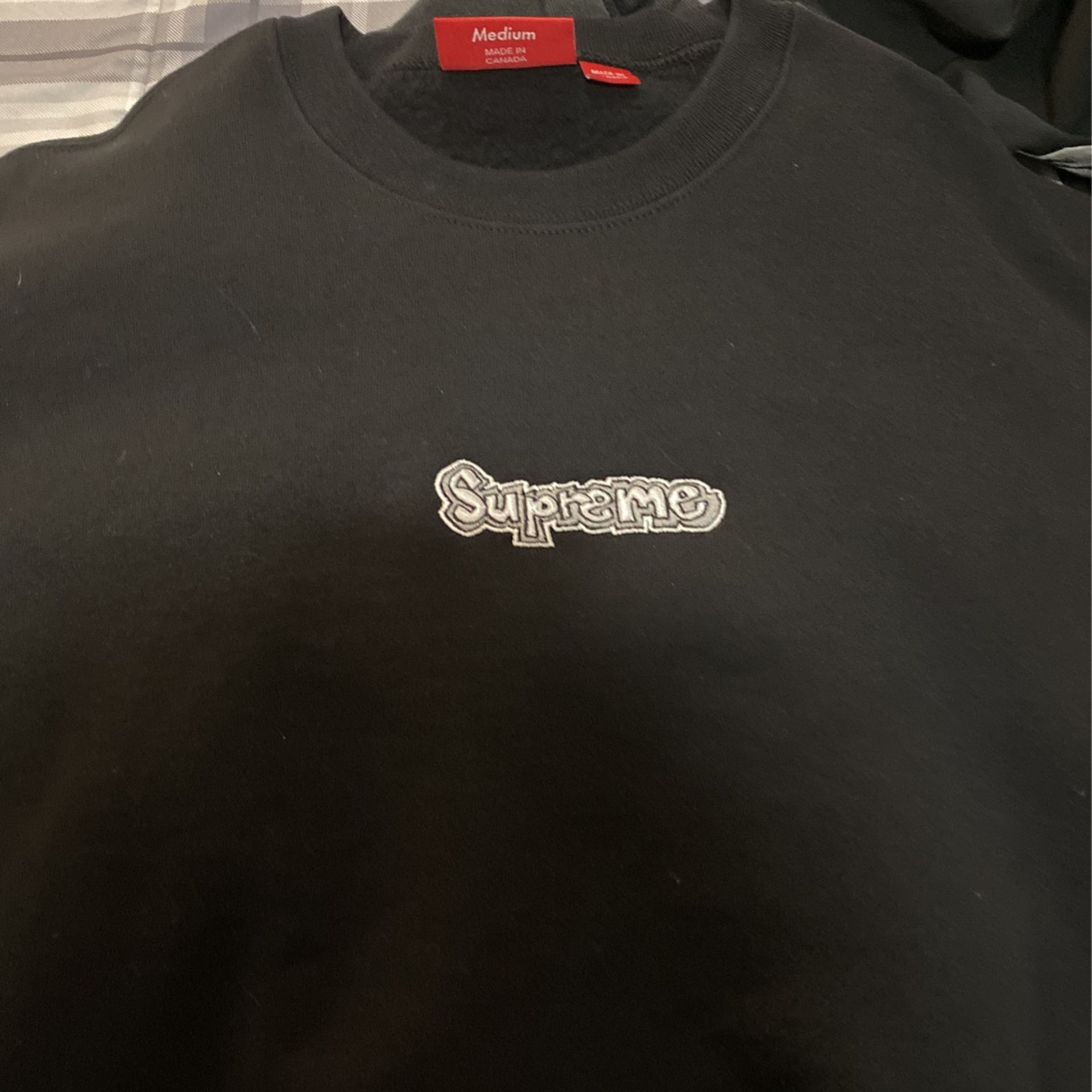 SUPREME BAPE GUCCI LOUIS VUITTON GIVENCHY