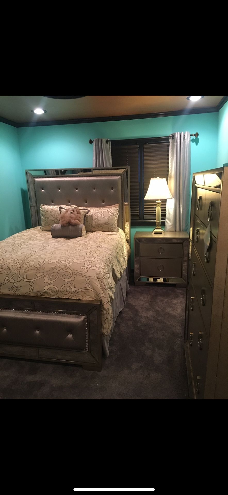 Queen Bedroom Set Mirrored and gold