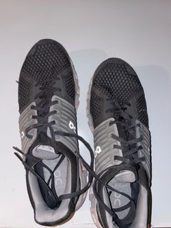 ONCLOUDS MENS 2 PAIRS - USED