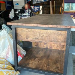 Openable-table/desk