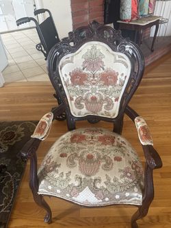 French Country/baroque dining table and six chairs