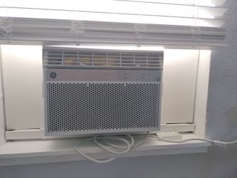 12,000 BTU GE Window AC unit