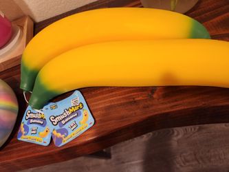 Jumbo Squishy, Banana 🍌  & tidied Duckies 🐤 looking to trade
