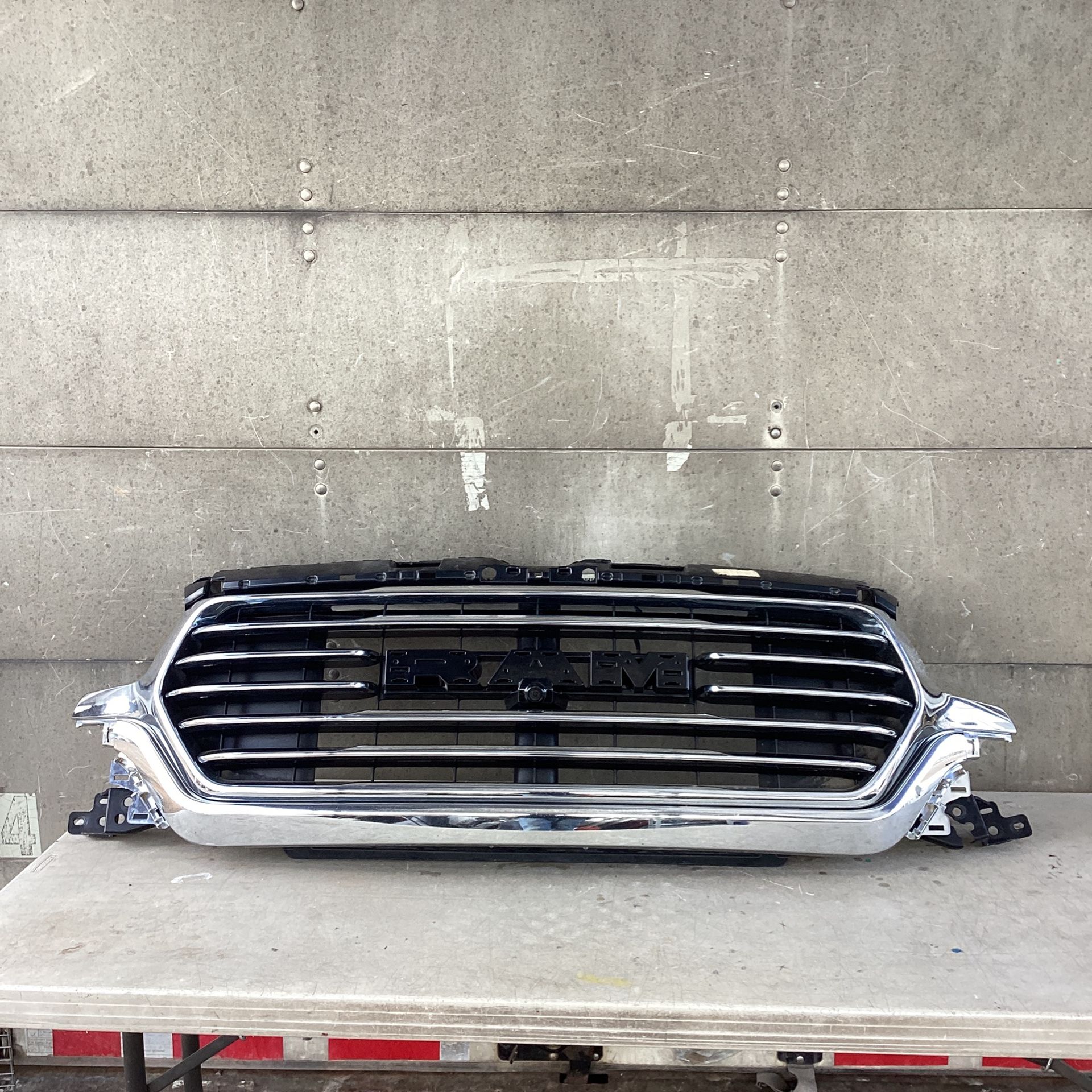 2019 Ram Grill Front Chrome W/camera OEM ORIGINAL 🔥SUPER NICE🔥2024