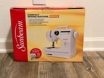 Miniature sewing machine with kit