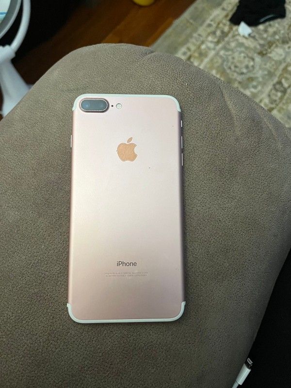 iPhone 7 Plus 32Gb Unlocked Good Condition like new