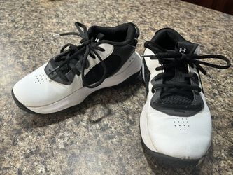 Boys Under Armour Shoes / Boys Sneakers / Boys Athletic Shoes
